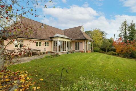 Hanbury Close, Halesworth IP19 3 bed detached bungalow for sale