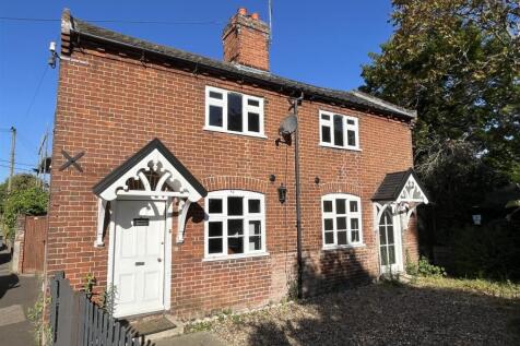 The Street, Bungay NR35 3 bed detached house for sale
