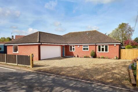 Harleston Road, Diss IP21 4 bed detached bungalow for sale