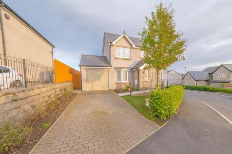 Paddock Drive, Cumbria LA9 3 bed detached house for sale