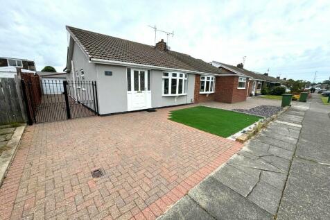 4 bedroom semi-detached bungalow for sale