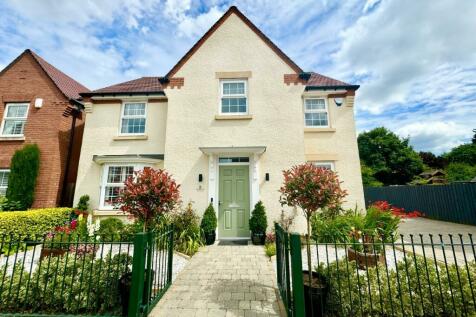 4 bedroom detached house for sale