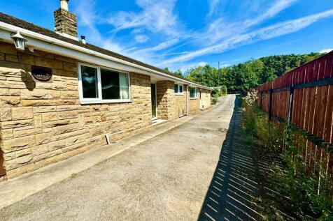 2 bedroom detached bungalow for sale