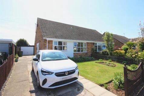 2 bedroom semi-detached bungalow for sale