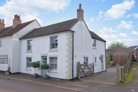 Main Street, Church Broughton 3 bed semi