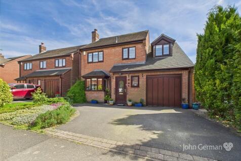 4 bedroom detached house for sale
