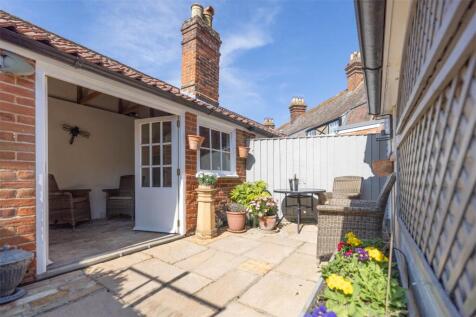 2 bedroom semi-detached house for sale