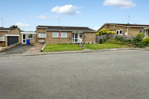 4 bedroom detached bungalow for sale