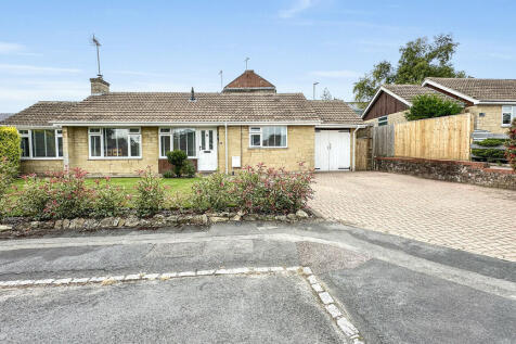 3 bedroom detached bungalow for sale