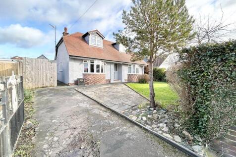 St. Hilarys Drive, Deganwy 3 bed detached house for sale