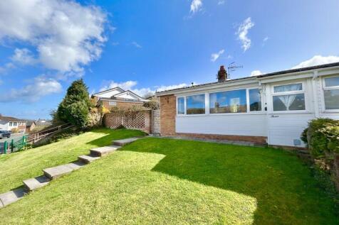 2 bedroom semi-detached bungalow for sale