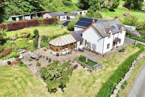 Llechwedd, Conwy 4 bed detached house for sale