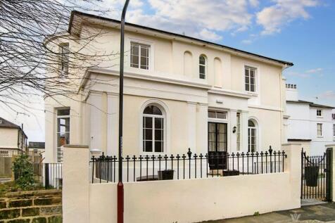 Clarence Road, Clarence House, TN1 1 bed flat for sale