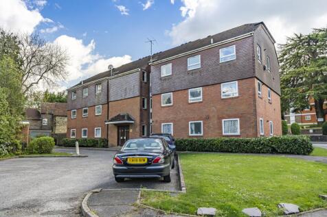 Haslemere prime location 2 bed apartment for sale