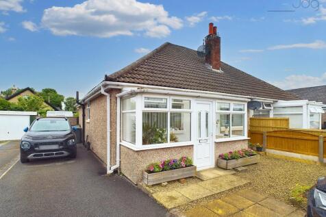 2 bedroom semi-detached bungalow for sale