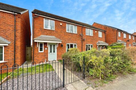 Stafford Road, Wednesbury WS10 4 bed semi