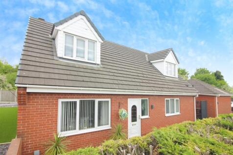 4 bedroom detached bungalow for sale