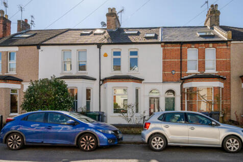 Carnarvon Road, Barnet, EN5 3 bed terraced house for sale