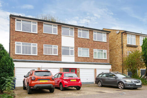 Warwick Road, Barnet, EN5 2 bed apartment for sale