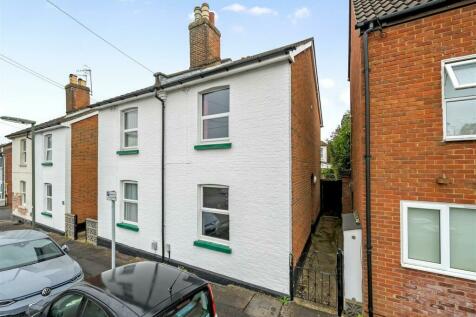 2 bedroom semi-detached house for sale