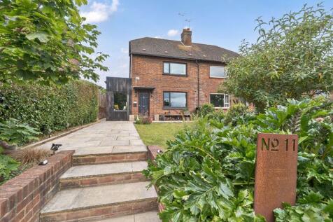 3 bedroom semi-detached house for sale