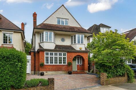 6 bedroom detached house for sale