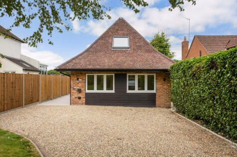 2 bedroom detached house for sale