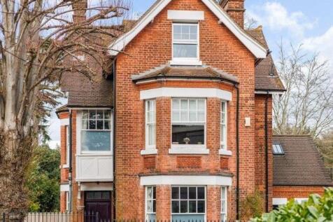 6 bedroom detached house for sale