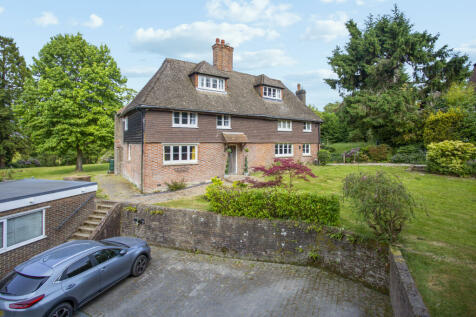 5 bedroom detached house for sale