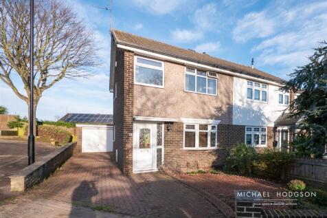 3 bedroom semi-detached house for sale