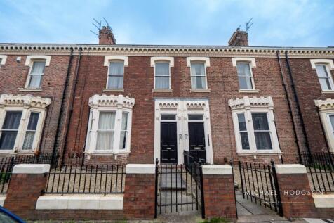 5 bedroom terraced house for sale