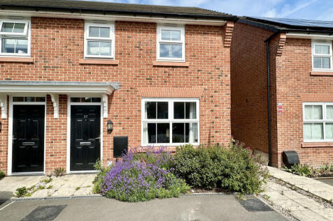 Newmarket Drive, Preston PR4 3 bed semi