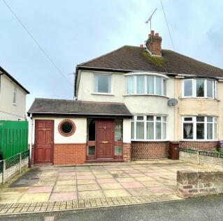 3 bedroom semi-detached house for sale