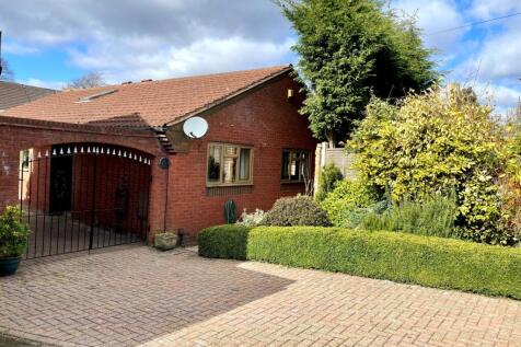 2 bedroom detached bungalow for sale