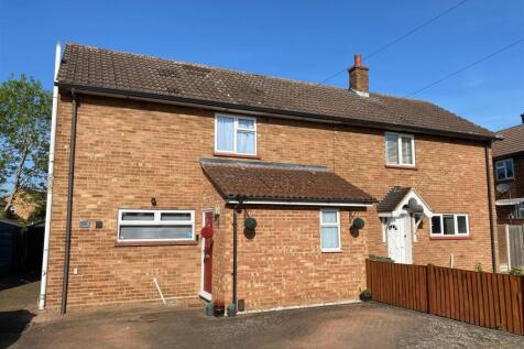 2 bedroom semi-detached house for sale