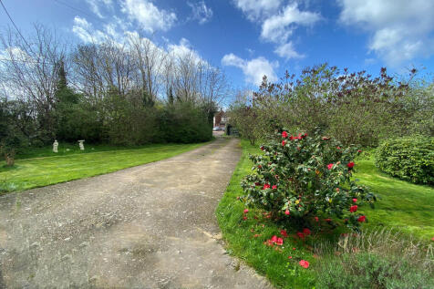 The Chase, Thundersley 3 bed detached house for sale