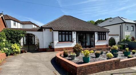2 bedroom detached bungalow for sale