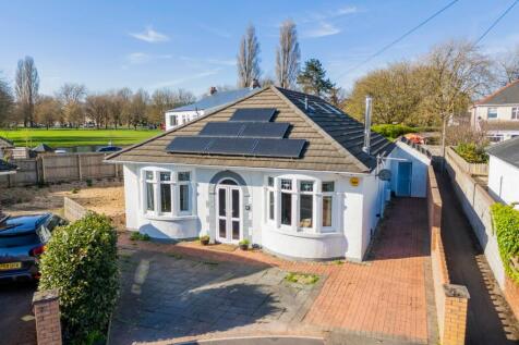 4 bedroom detached bungalow for sale