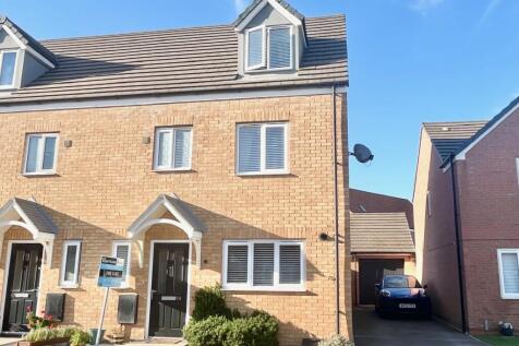 4 bedroom semi-detached house for sale