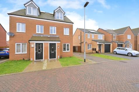 3 bedroom semi-detached house for sale