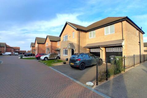 6 bedroom detached house for sale