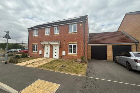 3 bedroom semi-detached house for sale