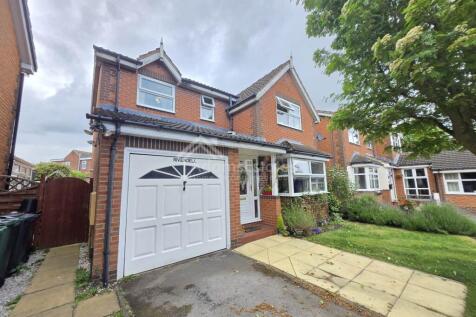 4 bedroom detached house for sale