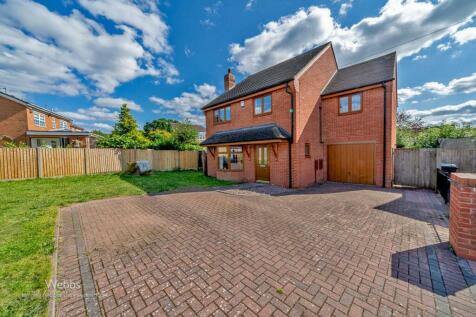 Stafford Road, Cannock WS12 4 bed detached house for sale