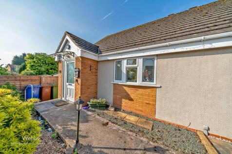 Ivy Gardens, Norton Canes, Cannock WS11 3 bed semi