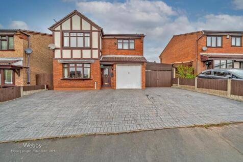 Beech Pine Close, Cannock WS12 4 bed detached house for sale