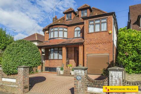 6 bedroom detached house for sale