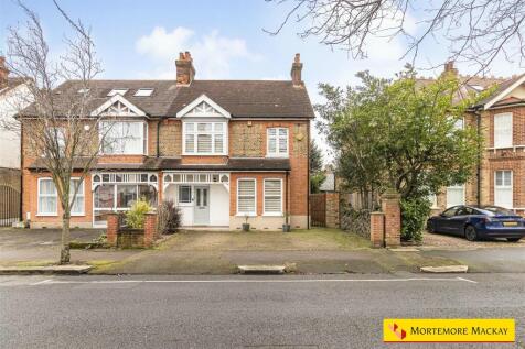 4 bedroom semi-detached house for sale