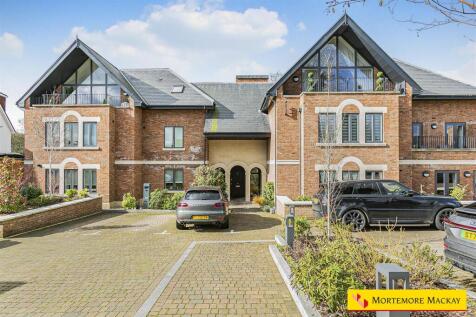 Dessaline Lodge, Bush Hill, N21 2 bed apartment for sale
