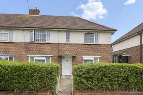 2 bedroom maisonette for sale